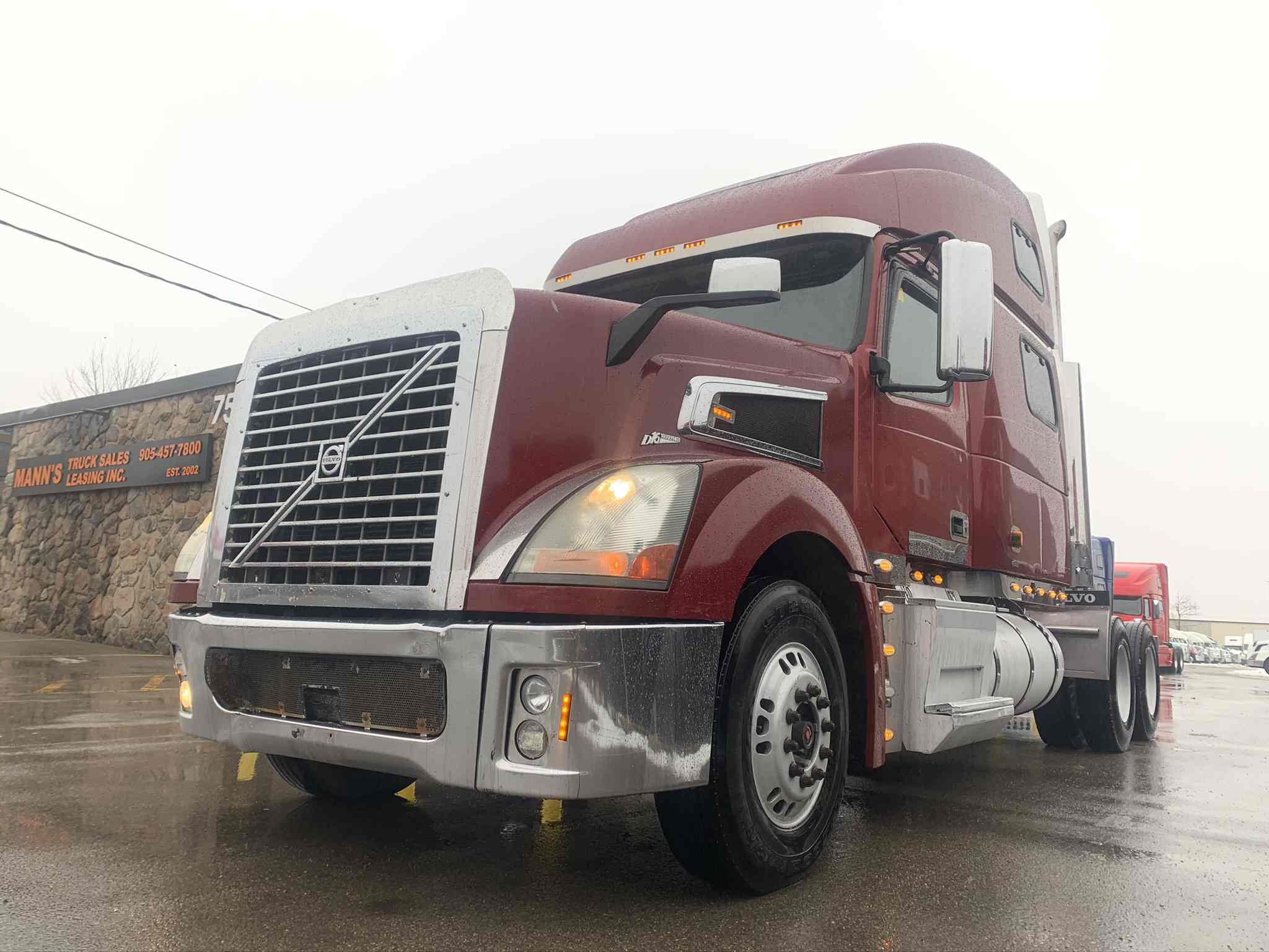 2006 VOLVO VT880 | Manns Truck Sales